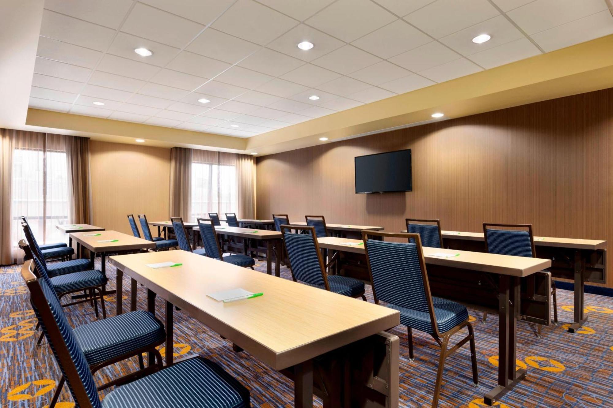 Courtyard By Marriott Stafford Quantico 3* Triangle